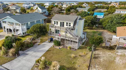 11008 Inlet Dr, Emerald Isle, NC 28594