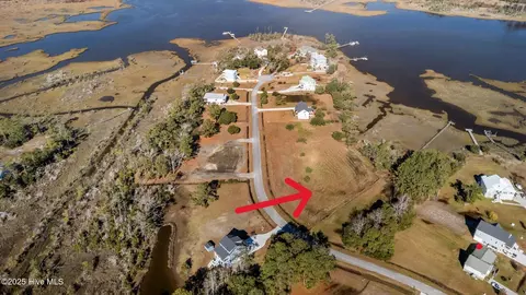 118 Jade St, Beaufort, NC 28516