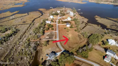 120 Jade St, Beaufort, NC 28516