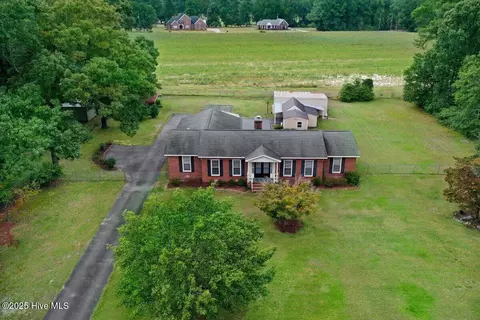2635 Dogwood Ln, Kinston, NC 28504