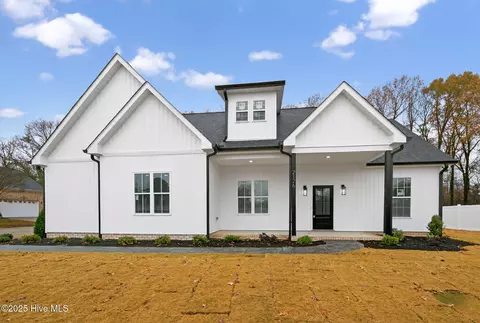 2126 Fieldcrest Rd E, Wilson, NC 27893
