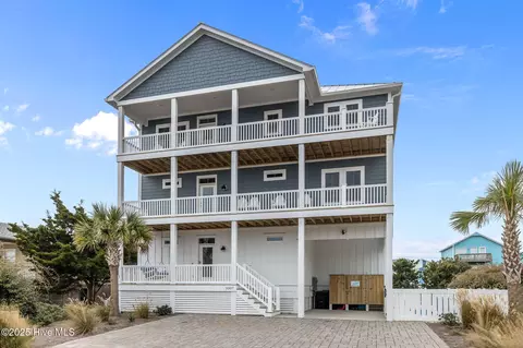 2307 Emerald Dr, Emerald Isle, NC 28594