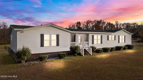 403 Clay Ct, Lucama, NC 27851