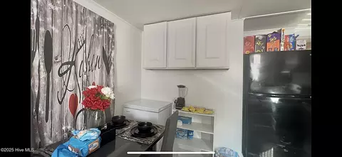 208 White St, Williamston, NC 27892 photo 2