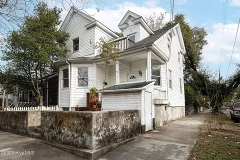 129 S 8th St, Wilmington, NC 28401