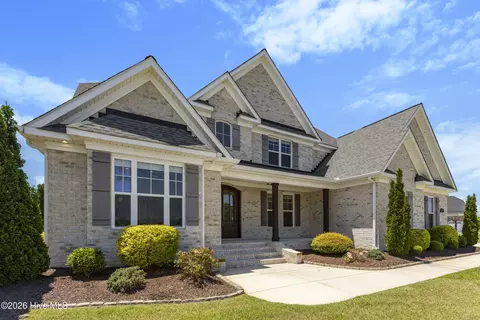 1357 Autumn Lakes Dr, Grimesland, NC 27837