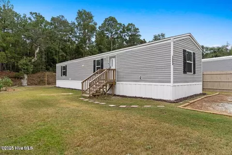 3664 Lakeview Dr SW, Supply, NC 28462