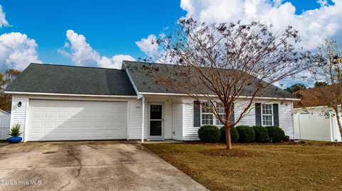 602 Worth Dr, Morehead City, NC 28557