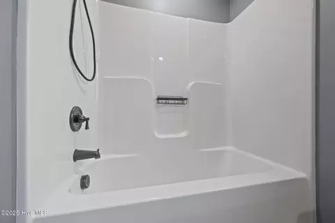 Bath - 406 Elgin Rd, Hubert, NC 28539 photo 7 of 8