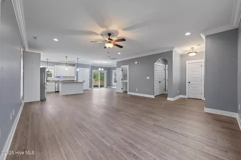 Living - 406 Elgin Rd, Hubert, NC 28539 photo 5 of 5