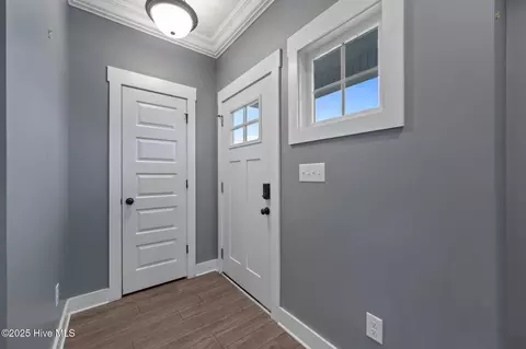 Entry Way - 406 Elgin Rd, Hubert, NC 28539 photo 6 of 6