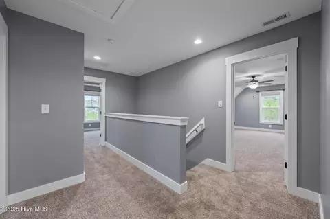 Entry Way - 406 Elgin Rd, Hubert, NC 28539 photo 4 of 6