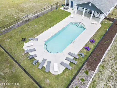 Exterior - 406 Elgin Rd, Hubert, NC 28539 photo 6 of 8