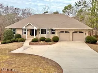 112 Mccracken Dr, West End, NC 27376