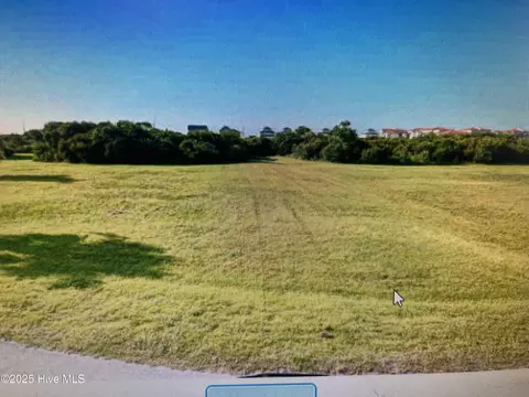 56 Sailview Dr, North Topsail Beach, NC 28460