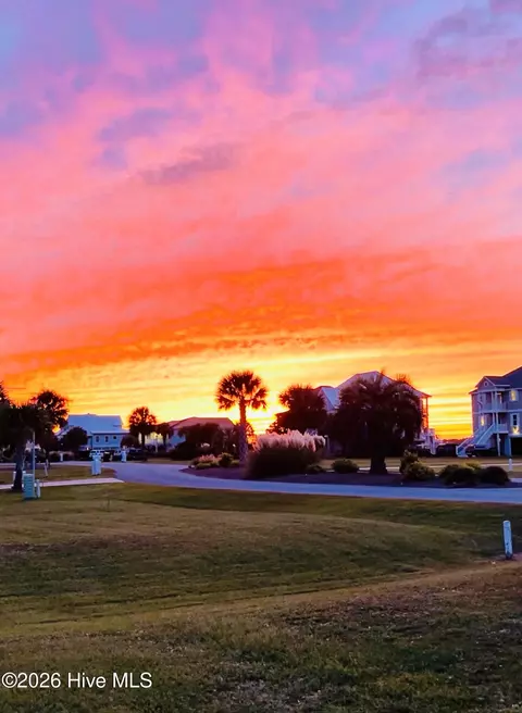 56 Sailview Dr, North Topsail Beach, NC 28460