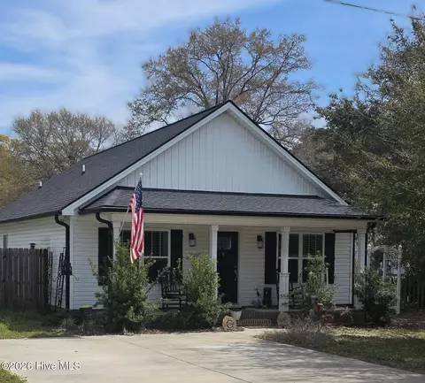 15 Edgewood St, Clarkton, NC 28433