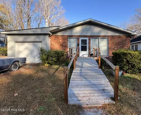 201 S Brookwood Ave, Rockingham, NC 28379