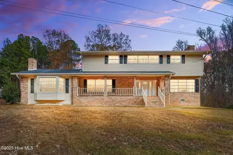133 Castle Dr, Smithfield, NC 27577
