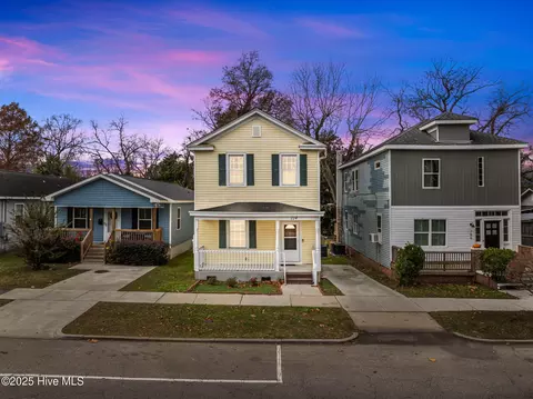 114 S 16th St, Wilmington, NC 28401
