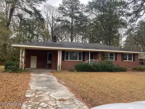 123 Cedar Cir, Washington, NC 27889