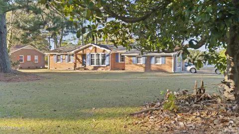 619 Forrest Rd, Warsaw, NC 28398