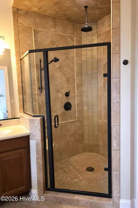 Bath - 125 Tower Ln, Kill Devil Hills, NC 27948 photo 5 of 5