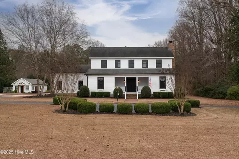 621 V O A Site C Rd, Greenville, NC 27834