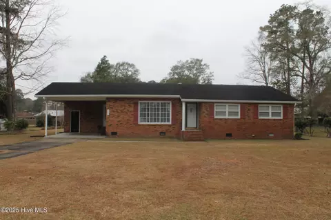 203 Northwood Dr, Whiteville, NC 28472