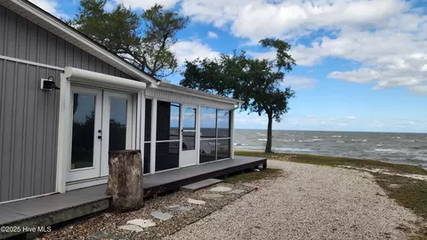 197 Pamlico Pkwy, Beaufort, NC 28516