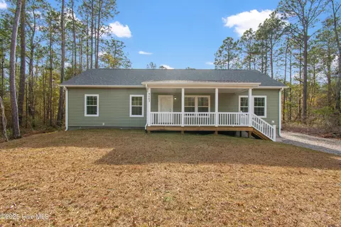 9163 Southern Blvd SE, Winnabow, NC 28479