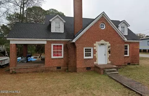 311 S 7th St, Smithfield, NC 27577