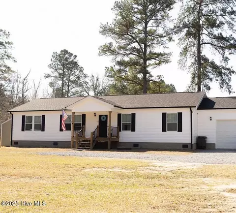 195 Creek Bend Dr, Vass, NC 28394