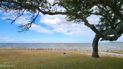 187 Pamlico Pkwy, Beaufort, NC 28516