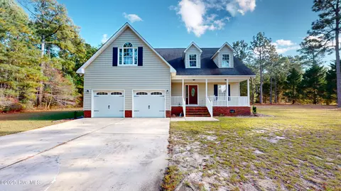 5710 Bridle Ridge Ln, Wade, NC 28395