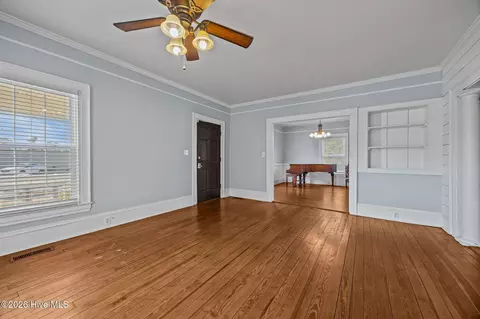 Living - 439 Second St, Ayden, NC 28513 photo 2 of 3
