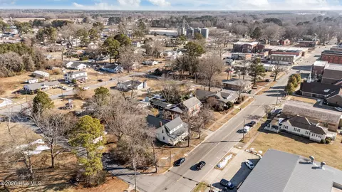 View/Area - 439 Second St, Ayden, NC 28513 photo 6 of 7