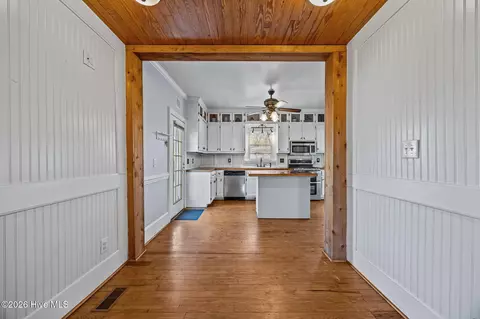 Entry Way - 439 Second St, Ayden, NC 28513 photo 2 of 3
