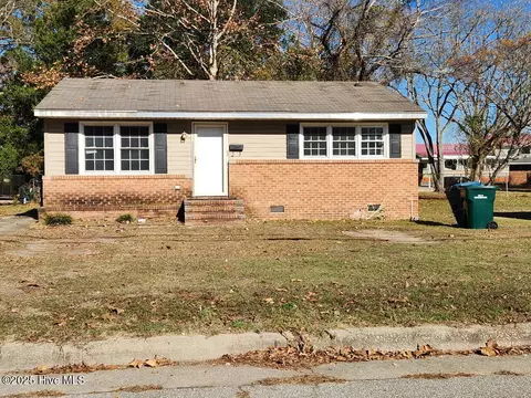 1010 E 7th St, Washington, NC 27889