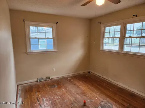1010 E 7th St, Washington, NC 27889 photo 7