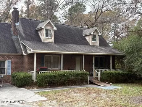 714 Porters Neck Rd, Wilmington, NC 28411