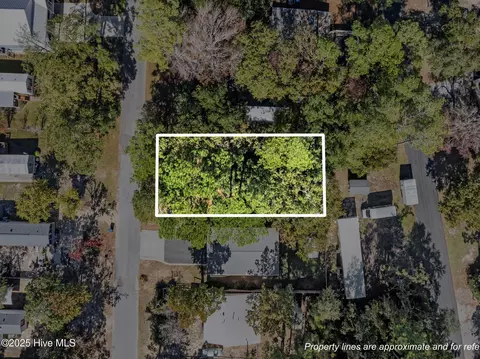218 NE 72nd St, Oak Island, NC 28465