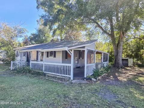 214 James Arthur Ave, New Bern, NC 28560