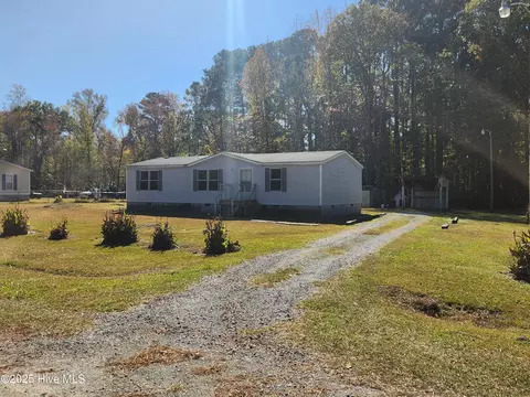 44 Augusta Ave, Washington, NC 27889