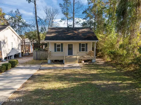 644 E Ocean Rd, Holly Ridge, NC 28445