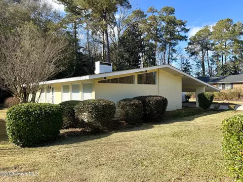 711 Bryce St, Whiteville, NC 28472