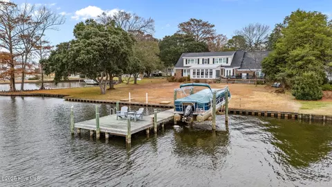 729 Short Dr, Washington, NC 27889