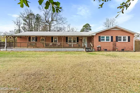 2793 Neils Eddy Rd, Riegelwood, NC 28456