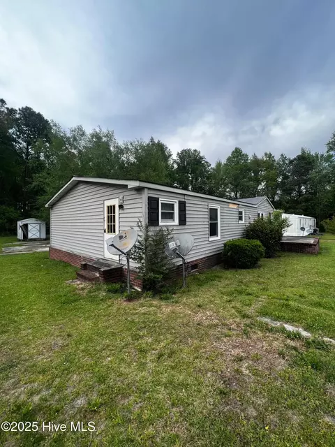 84 Hardy Dr, Snow Hill, NC 28580 photo 2