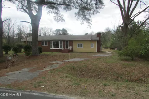 291 Community Rd, Warsaw, NC 28398